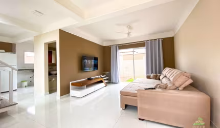Lindo sobrado 115m²  construída e 189m² de terreno 3 dormitórios sendo 1 suíte Churrasqueira Piscina
