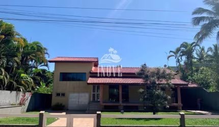 Casa à venda à 100mt da praia 4 suítes, Morada da Praia - Bertioga/SP