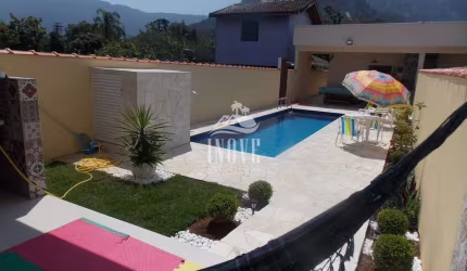 Casa Térrea  220m² à venda com 3 dormitórios sendo 1 suítes no Morada da Praia