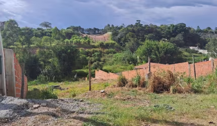 TERRENO EM CONDOM&#205;NIO FECHADO COM BOA LOCALIZA&#199;&#195;O