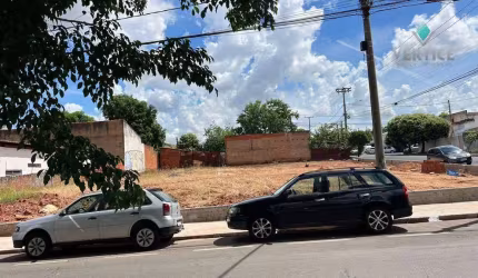 Área à venda, 810 m² por R$ 1.400.000 - Jardim Mugnaini - São José do Rio Preto/SP