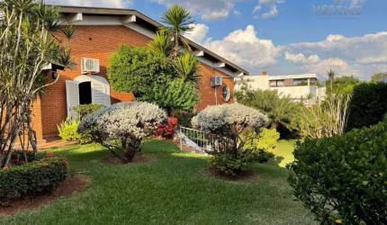 Casa à venda Jd dos Seixas com suítes
