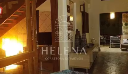 Ampla Casa com Piscina e 6 quartos nos Ingleses