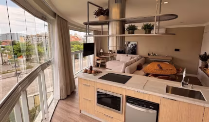 Apartamento a venda com 2 dorm, decorado, vista mar no bairro Ingleses