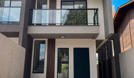 casa com 03 dormitorios