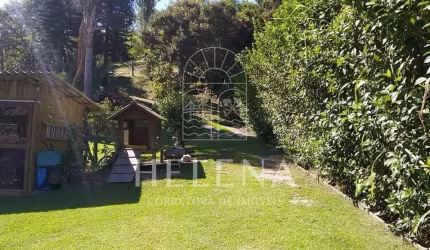 Lindo sítio com com 2 casas e vista mar