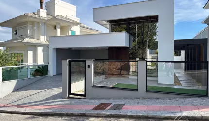 Casa pronta de  Alto Padrão  no Pedra Branca - Palhoça