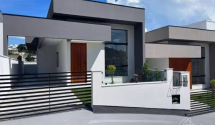 Oportunidade - Casa pronta semi mobiliada em  São José - SC