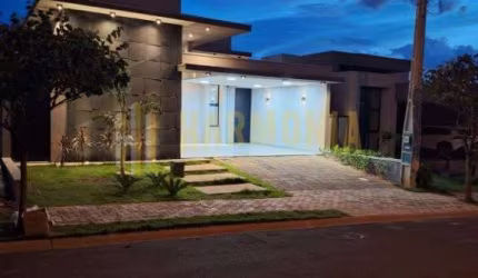 Linda casa recém construída a venda no Condomínio Residencial Volpi
