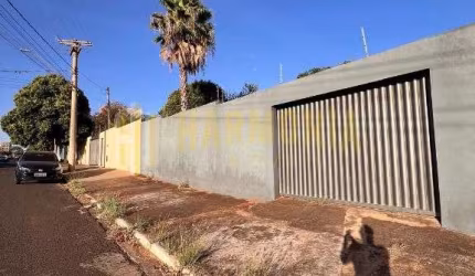 Ótima Casa a Venda ou locação na Vila Harmonia com mais de 2.000 m² de terreno