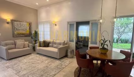 Linda casa a venda no condomínio Portal das Araucárias