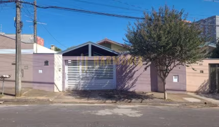 Bela casa a venda no Jardim Uirapuru