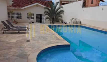Casa com 3 quartos à venda na Vila Harmonia, Araraquara , 408 m2 por R$ 1.200.000