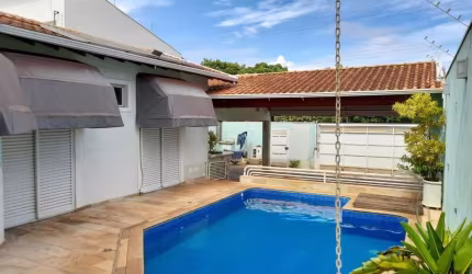 Bela Casa a venda no Jardim Celiamar