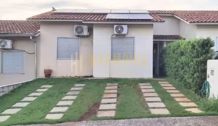 Casa a venda no condomínio Villagio do Sol