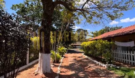 Bela chácara a venda na chácara Flora.