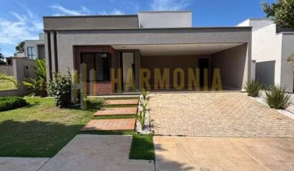 Linda Casa a venda Condomínio Portal das Tipuanas