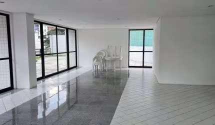 Apartamento nascente, vista mar, 3 quartos, 2 vagas, andar alto na Cons. Aguiar