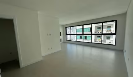 Apartamento novo à venda em Balneário Camboriú