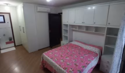Sobrado MOBILIADO E DESOCUPADO-bairro Portão Curitiba-Pr