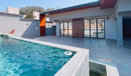 Casa à venda de Alto Padrão com 4 suítes em Itajaí