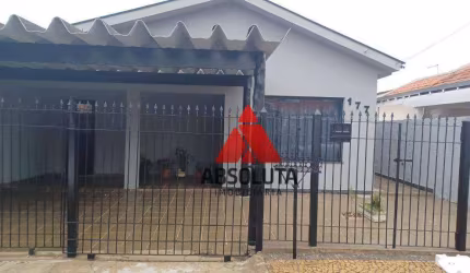 Casa com 03 dormitórios