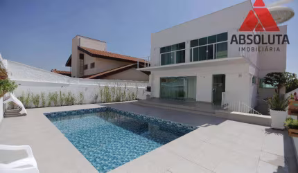 Casa alto padão, com 4 Suites