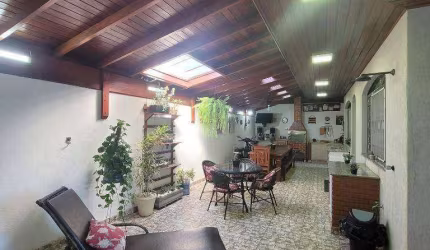 Casa com 3 dormitórios à venda, 308 m² por R$ 700.000,00 - Residencial Vale das Nogueiras - Americana/SP