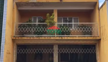 Casa Sobrado com 4 dormitórios e 2 vagas de garagem no Centro de Salto-SP