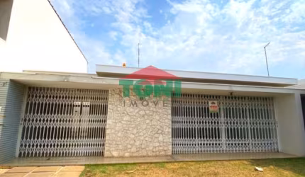 Imperdível: Casa à venda no Centro de Salto-SP, 3 quartos, 1 suíte, 2 salas, 3 banheiros, 1 vaga, 225m² de área.
