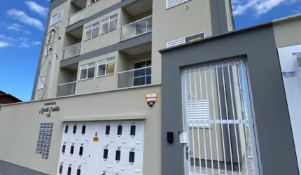 Apartamento de dois dormitórios no Monte Castelo