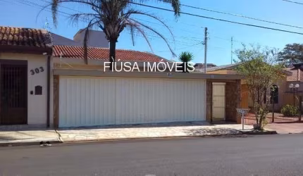 Casa com 3 quartos à venda na Rua Sem Ali Mere, Jardim América, Sertãozinho por R$ 721.000