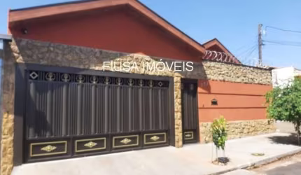 Casa com 3 quartos à venda na RUA DOUTOR AUGUSTO CÉSAR TARDELLI, 1, 1, Jardim José Sampaio Júnior, Ribeirão Preto por R$ 450.000