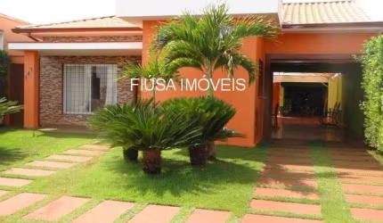 Casa em condomínio fechado com 3 quartos à venda na RUA 1, Centro, Miguelópolis por R$ 650.000