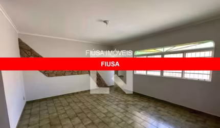 Casa com 3 quartos para alugar na Rua G, 452, Vila Monte Alegre, Ribeirão Preto por R$ 2.300