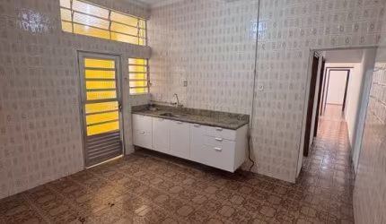 Casa para locação em Jundiaí-SP, bairro Vila Didi: 3 quartos, 1 sala, 2 banheiros, 1 vaga de garagem coberta. Venha conferir!