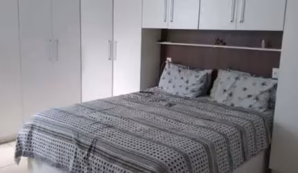 CASA TÉRREA, COM DUAS CASAS INDEPENDENTES, EM 250 M², COM EDÍCULA E 4 VAGAS DE GARAGEM, CAXAMBU, JUNDIAÍ.