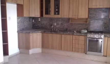 VENDA DE CASA TÉRREA COM EDÍCULA, 220m², 3 DORMITÓRIOS, 3 VAGAS NA CIDADE LUIZA CIDADE LUIZA, JUNDIAÍ.