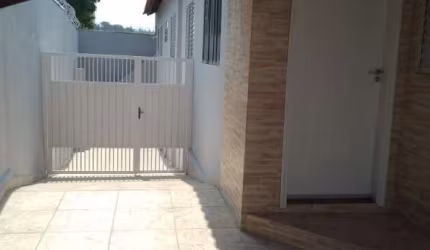 CASA TÉRREA COM 4 QUARTOS NA VILA RIO BRANCO EM JUNDIAÍ