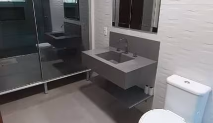 Casa 3 quartos com suíte, edícula, churrasqueira e 4 vagas