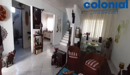 CASA COM 4 QUARTOS , 1 SUÍTE E SALÃO COMERCIAL AMPLO