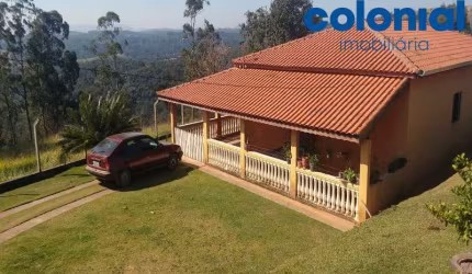 Chácara à venda em Campo Limpo Paulista-SP: 3 quartos, 1 suíte, 1 sala, 2 banheiros, 4 vagas de garagem, 220m² de área no bairro Pau Arcado.