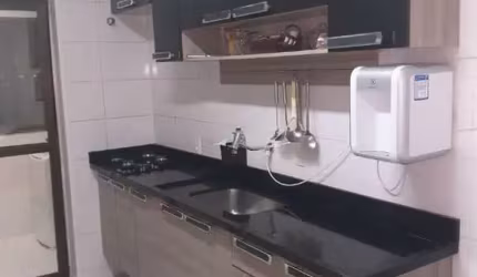APARTAMENTO 2 QUARTOS, SALA COM SACADA E UMA VAGA COBERTA
