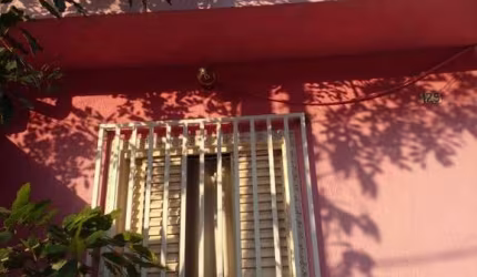 CASA COM 1 DORMITÓRIO, SALA COZINHA E BANHEIRO