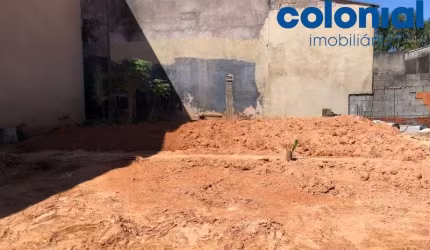 TERRENO 240 Mts COM ALICERCE PARA CONSTRUÇÃO
