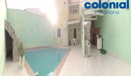 SOBRADO COM 5 DORMITÓRIOS/3 SUÍTES, PISCINA E SALÃO DE JOGOS.