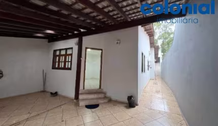 CASA TÉRREA 2 DORMITÓRIOS, SENDO 1 SUÍTE, 2 VAGAS COBERTAS, QUINTAL AMPLO COM DEPÓSITO.JARDIM ITÁLIA, VÁRZEA PAULISTA