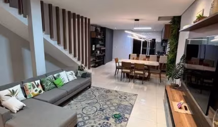 SOBRADO COM 3 DORMITÓRIOS, SENDO 1 SUÍTE, 2 VAGAS, CHURRASQUEIRA REFORMADO, FAZENDA GRANDE.FAZENDA GRANDE, JUNDIAÍ.
