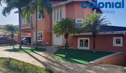 CASA NO CONDOMÍNIO TERRAS DO CARIBE EM VALINHOS COM  3 SUÍTES, ESCRITÓRIO, 6 BANHEIROS, PISCINA AQUECIDA, VISTA LIVRE, 4 VAGAS 350M².SANTA CRUZ,