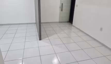 SALA  COM BANHEIRO  NA TORRE
